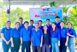 Đoàn Thanh niên Cao su Quảng Nam tham gia hoạt động  “Uống nước Nhớ nguồn” tại huyện Thăng Bình.
